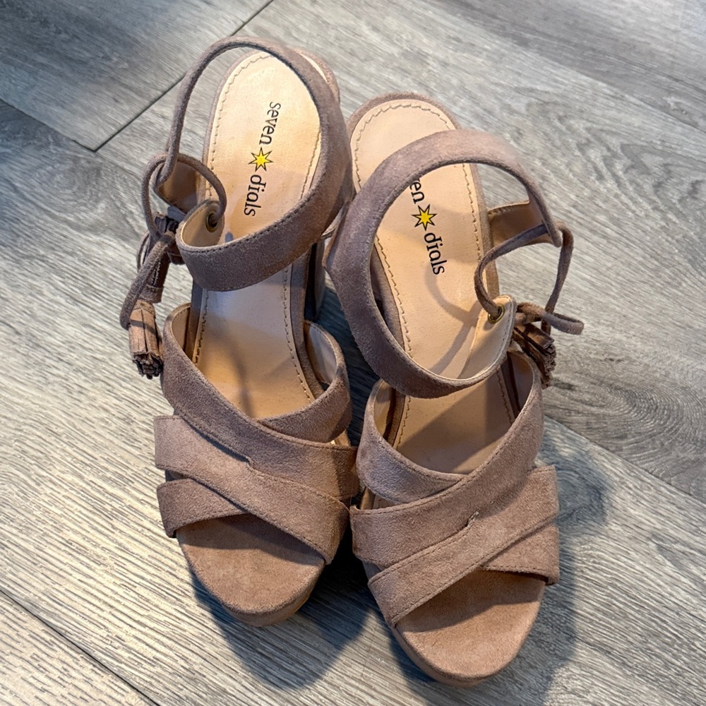 Seven Dials Women's Brown Strappy Sandals